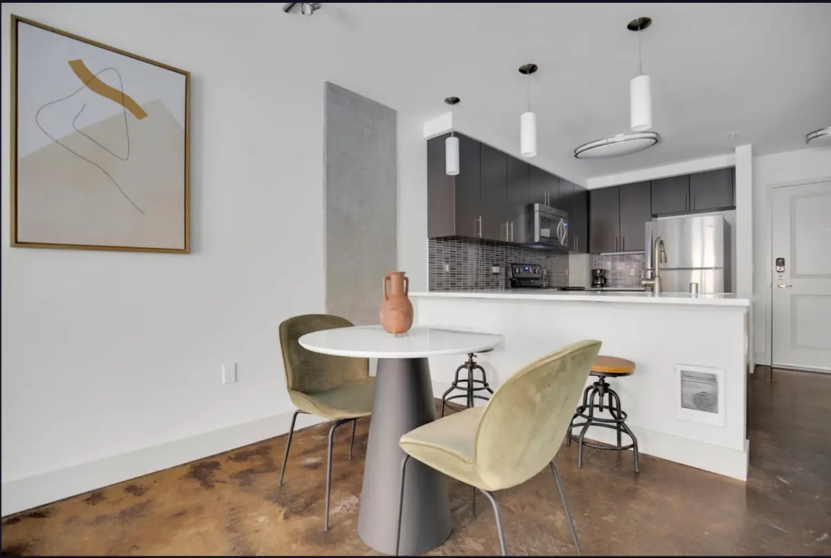 استوديو • جيليز